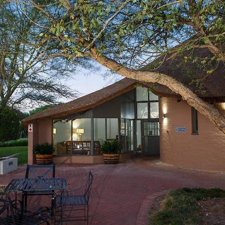 Protea Hotel By Marriott Oudtshoorn Riempie Estate Exterior photo