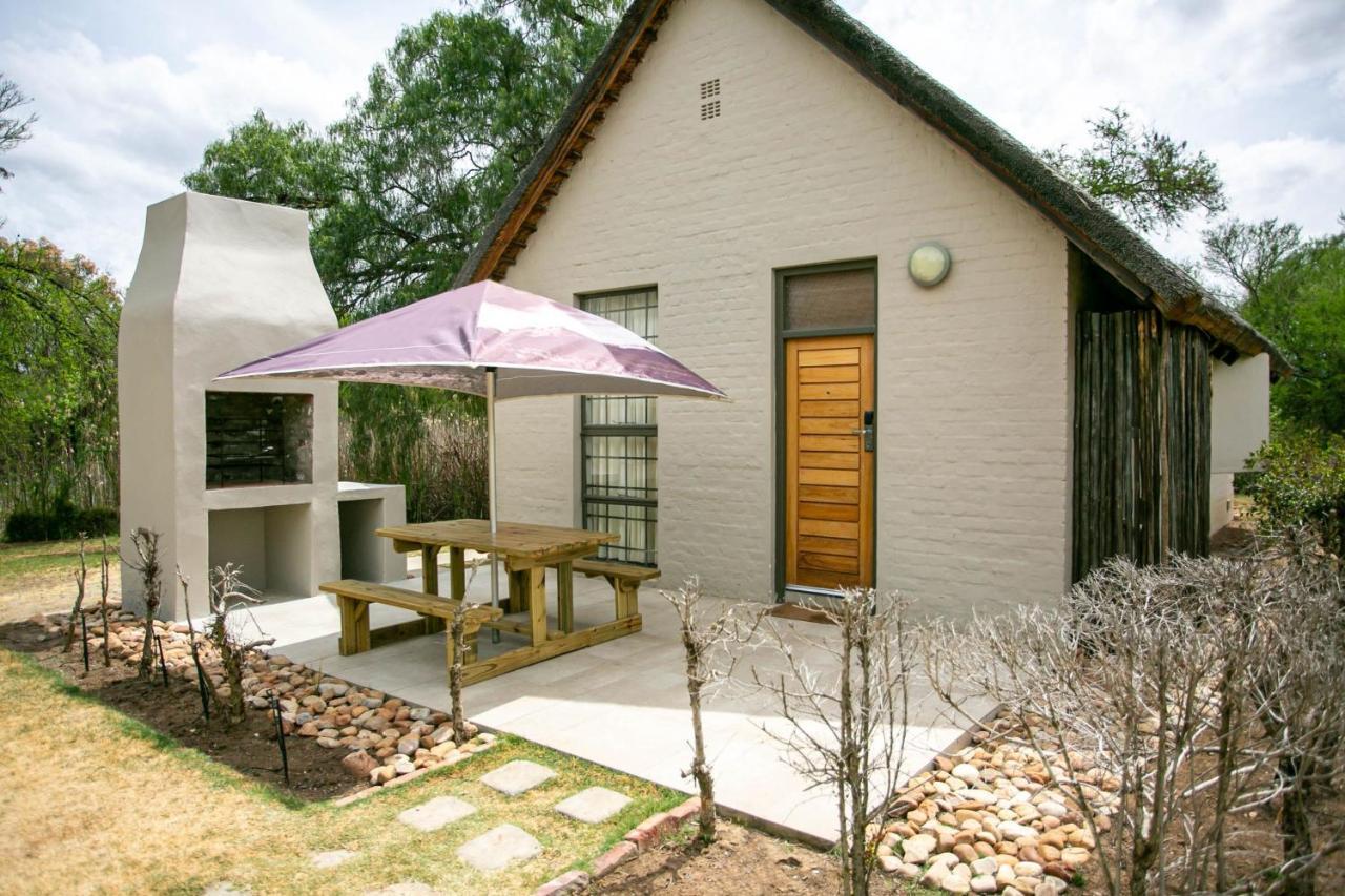 Protea Hotel By Marriott Oudtshoorn Riempie Estate Exterior photo
