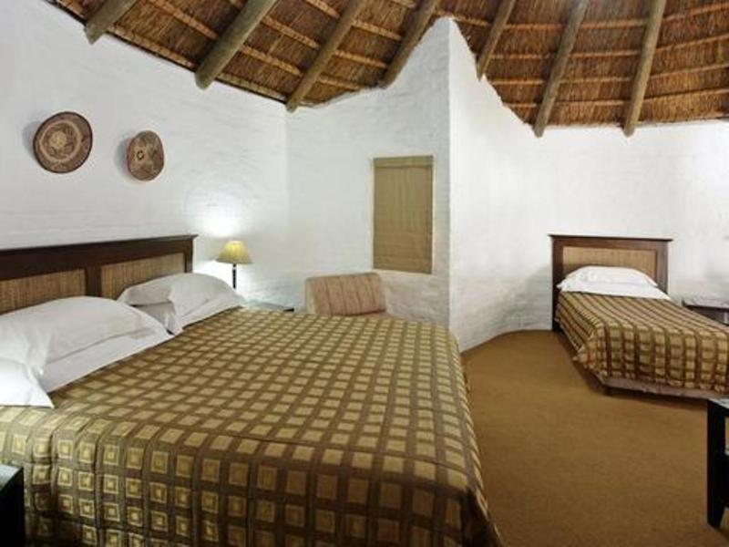 Protea Hotel By Marriott Oudtshoorn Riempie Estate Exterior photo
