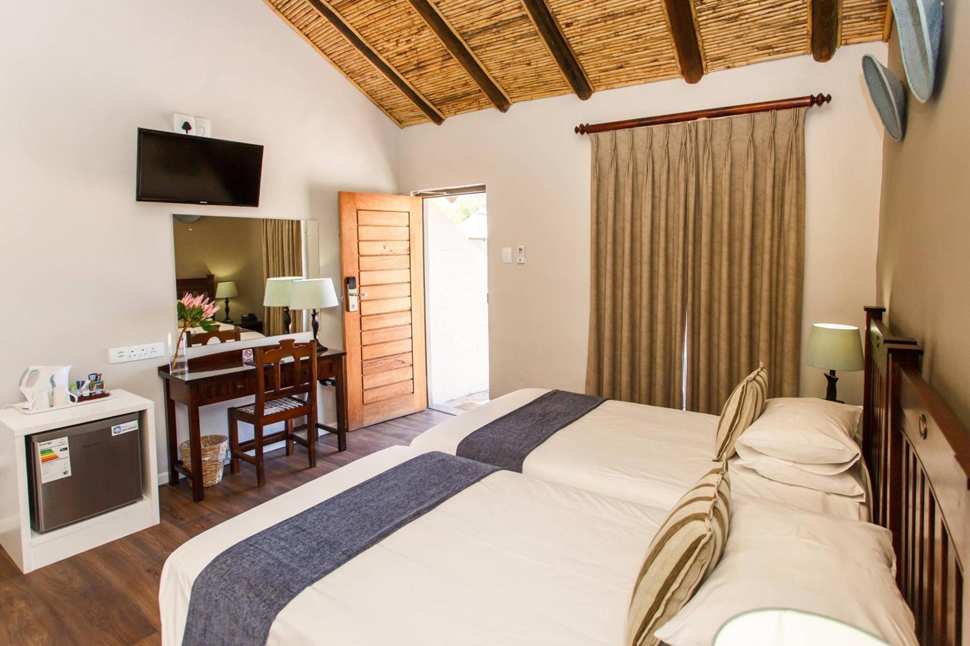 Protea Hotel By Marriott Oudtshoorn Riempie Estate Exterior photo