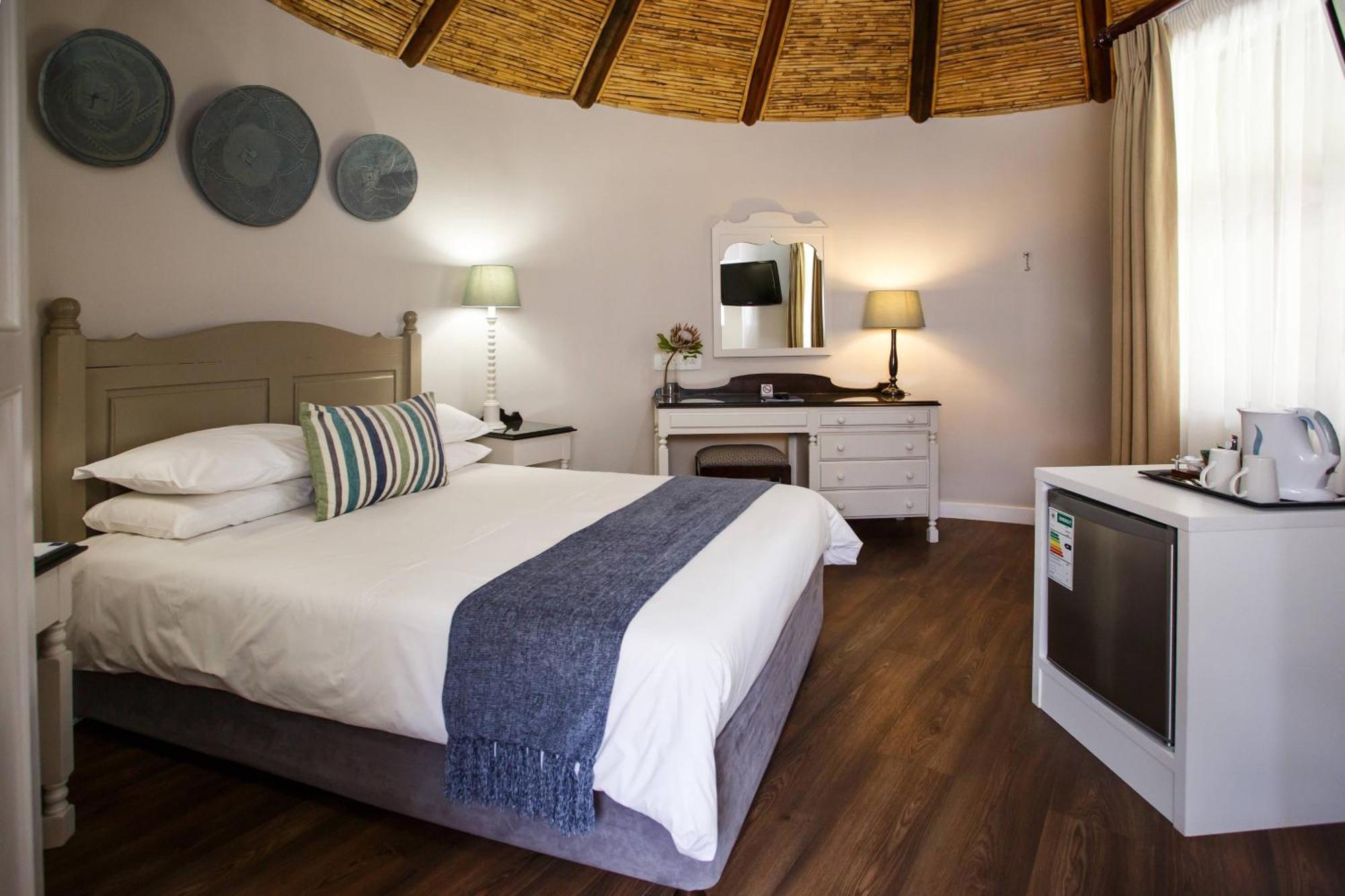 Protea Hotel By Marriott Oudtshoorn Riempie Estate Exterior photo