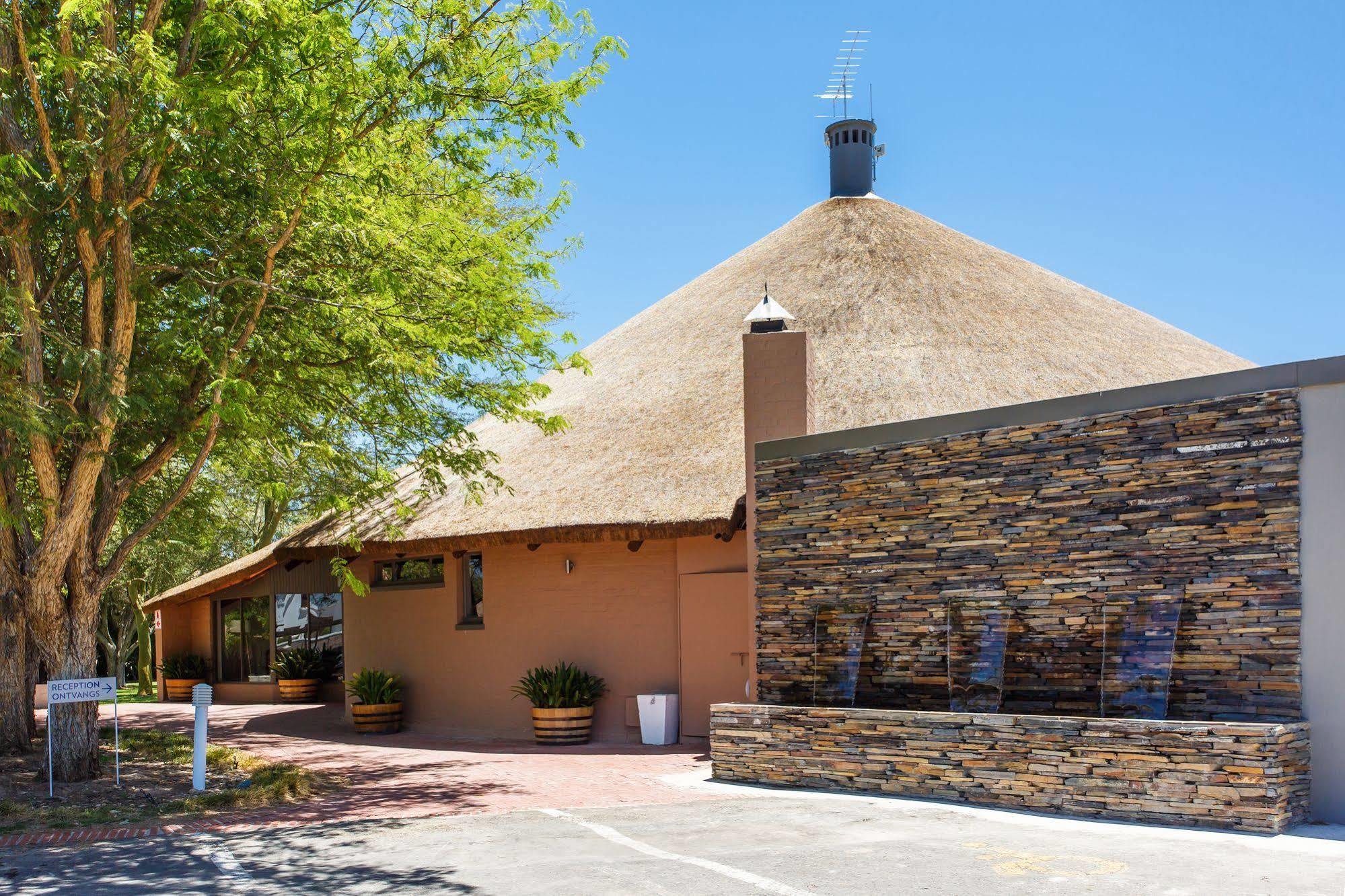 Protea Hotel By Marriott Oudtshoorn Riempie Estate Exterior photo