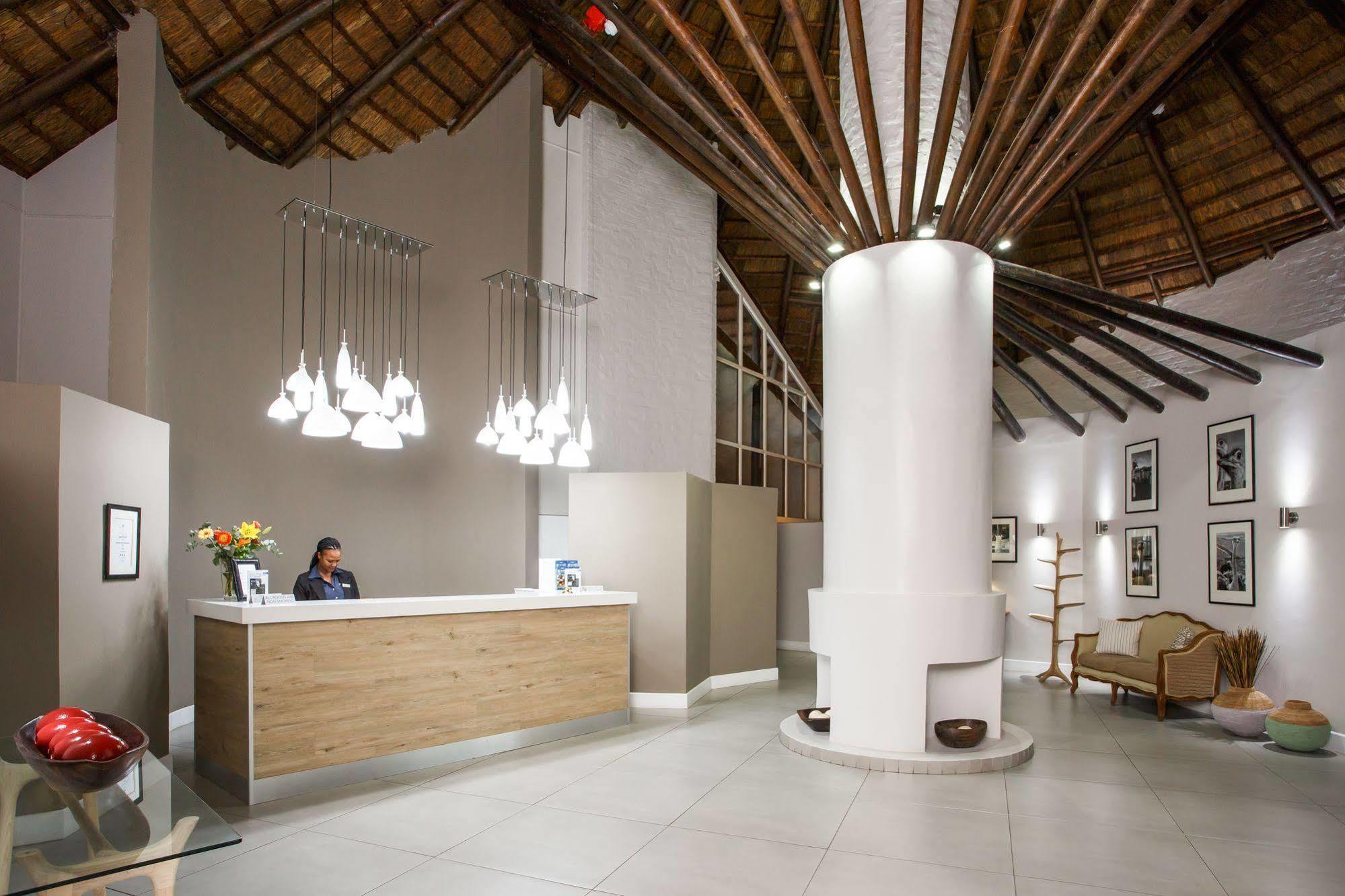 Protea Hotel By Marriott Oudtshoorn Riempie Estate Exterior photo